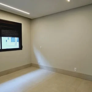 TR003-1315632-20.webp