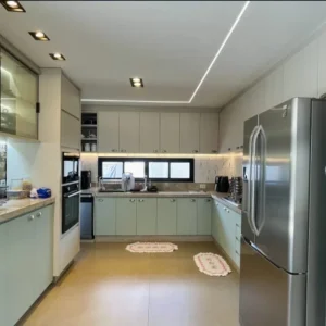 TR008-1320408-13.webp