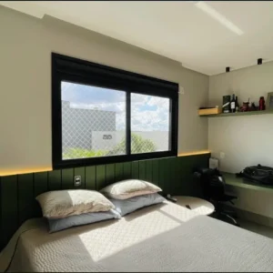 TR008-1320408-18.webp