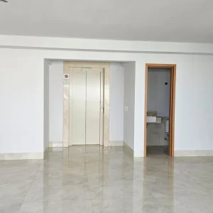 TR009-1320428-08.webp