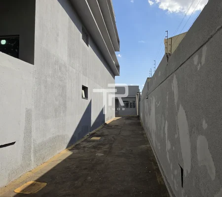 TR32-1366522-26.webp